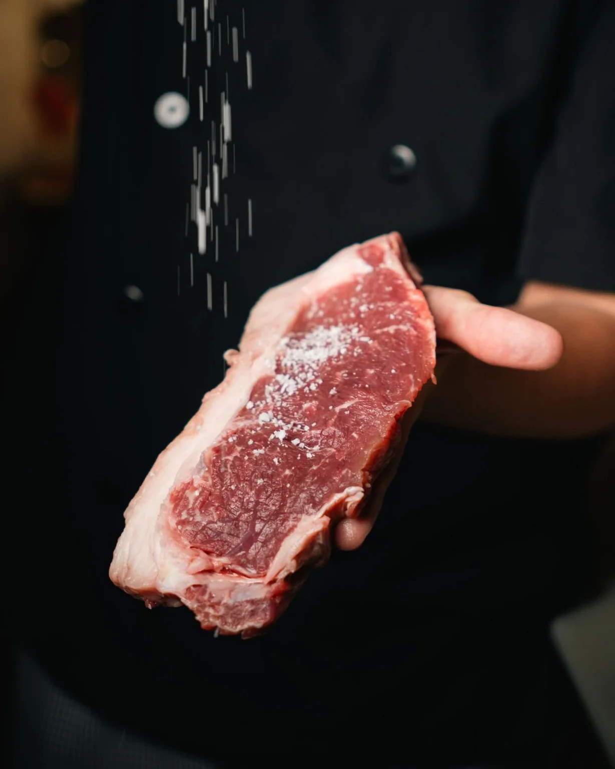 Preparación de carne en la cocina de Hickory